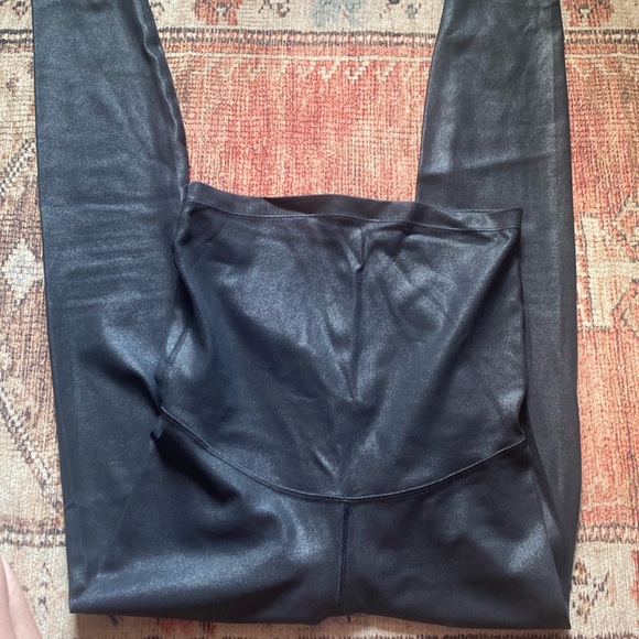 CRZ YOGA butterluxe maternity leggings - Picture 2 of 4